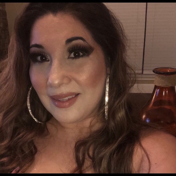 Meet your Posher, Zulie - Picture 1 of 13